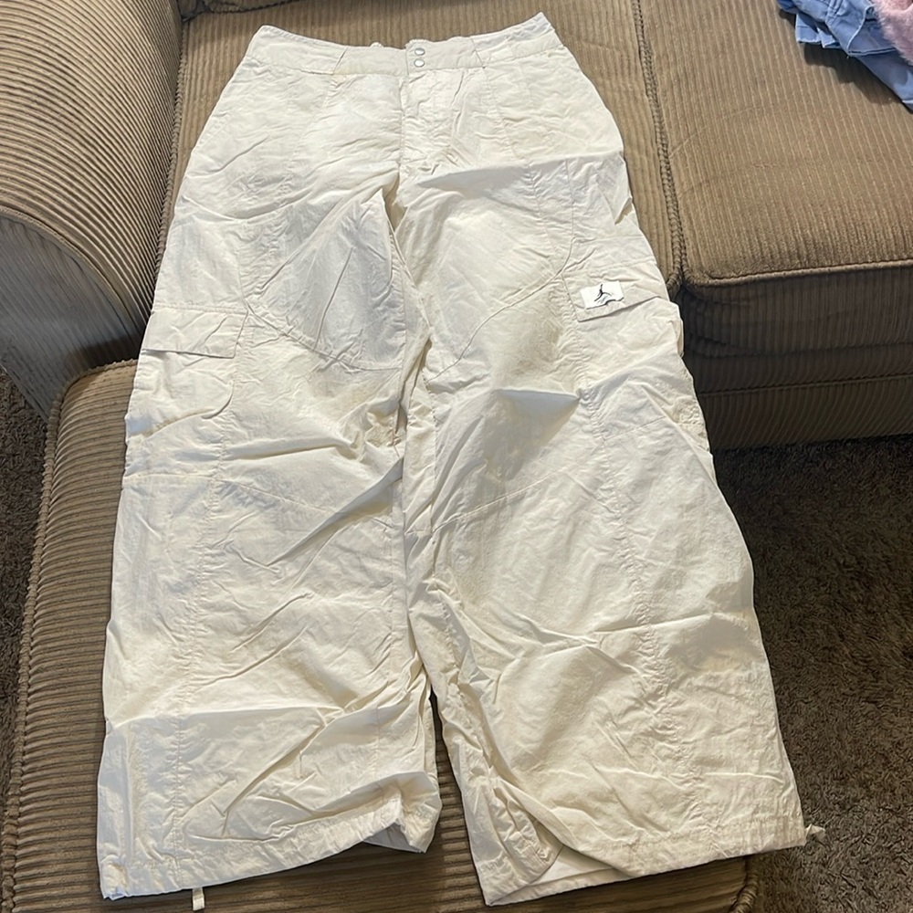 Cream Jordan Loose fit Medium pants